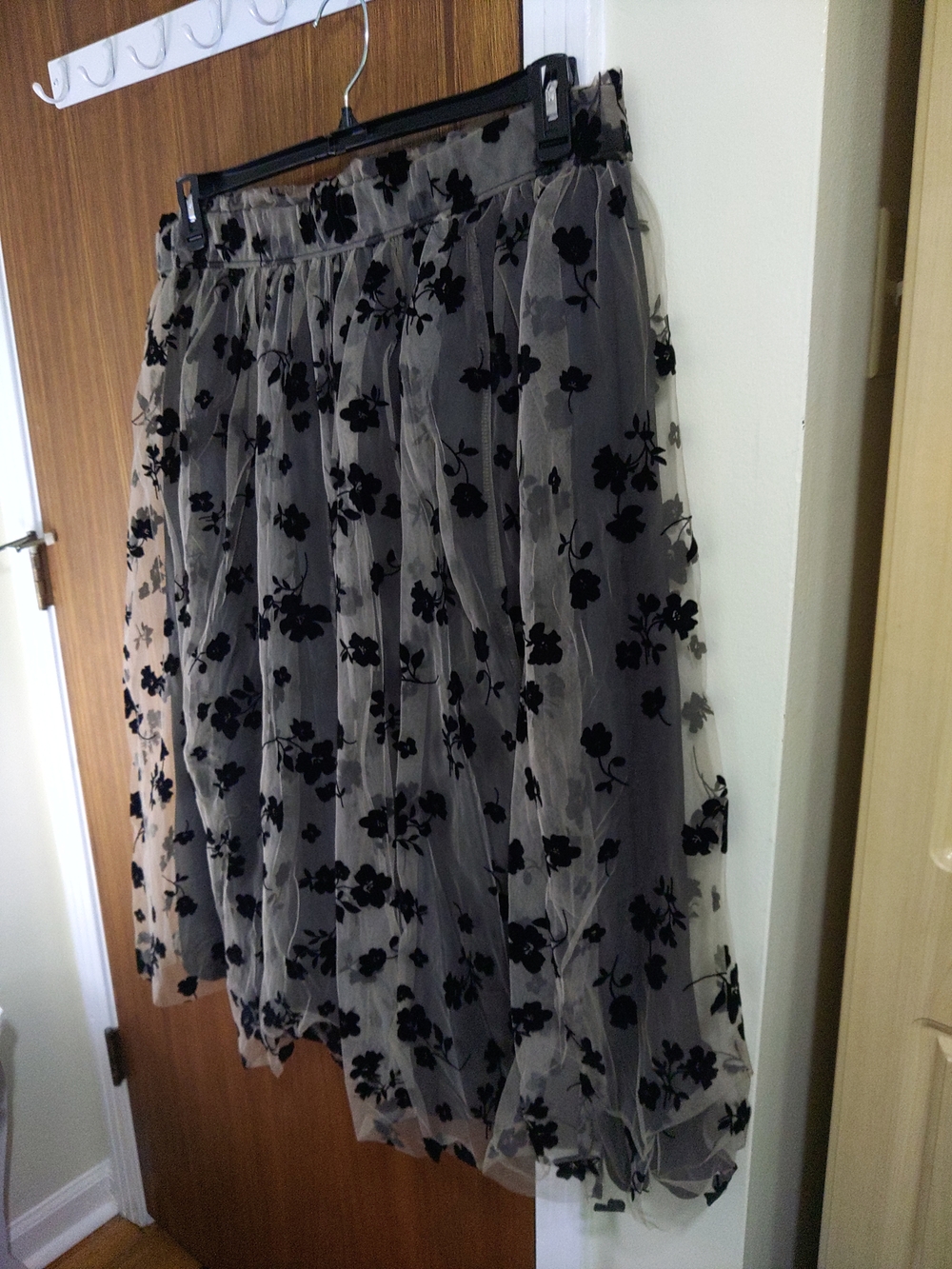 Women's Black Floral Tulle Midi Skirt